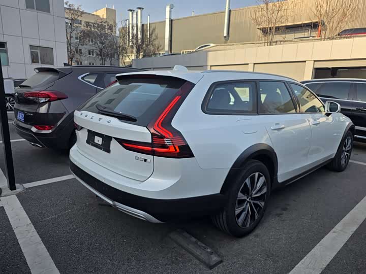 Photo 5 - Volvo V90