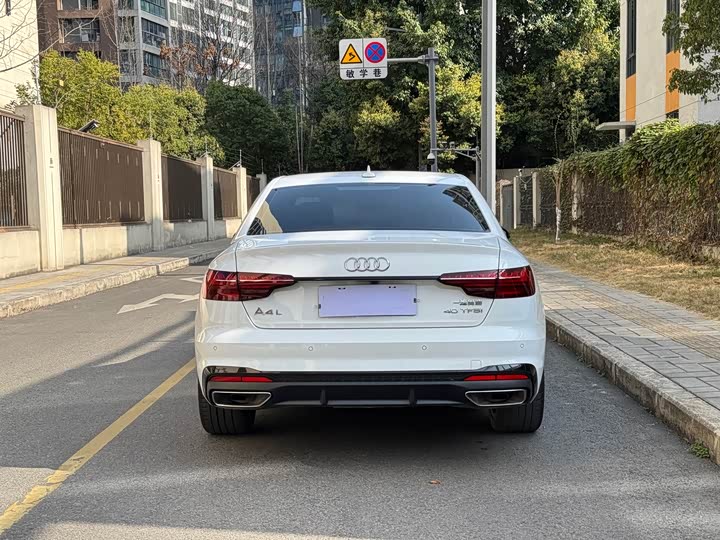 Zdjęcie 5 - Audi A4L