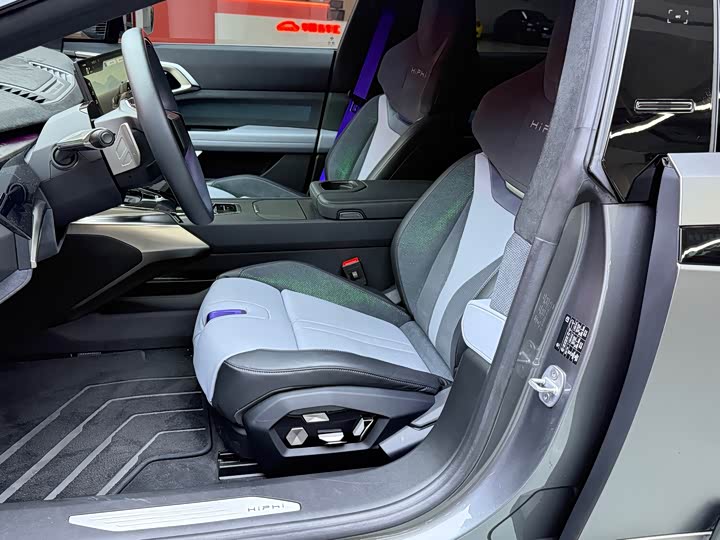 Фото 6 - HiPhi Z