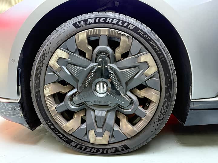 Фото 7 - HiPhi Z