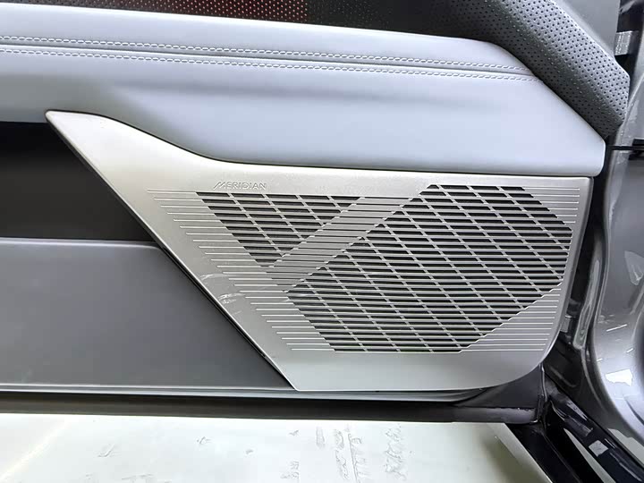 Фото 8 - HiPhi Z