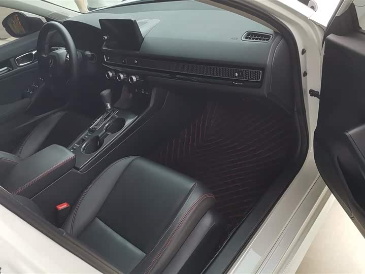 Фото 8 - Honda Civic