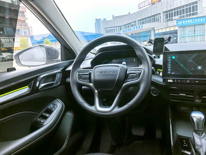 Фото 7 - Roewe i5