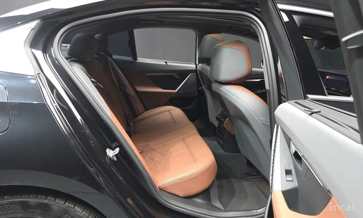 Фото 12 - BMW 5 Series