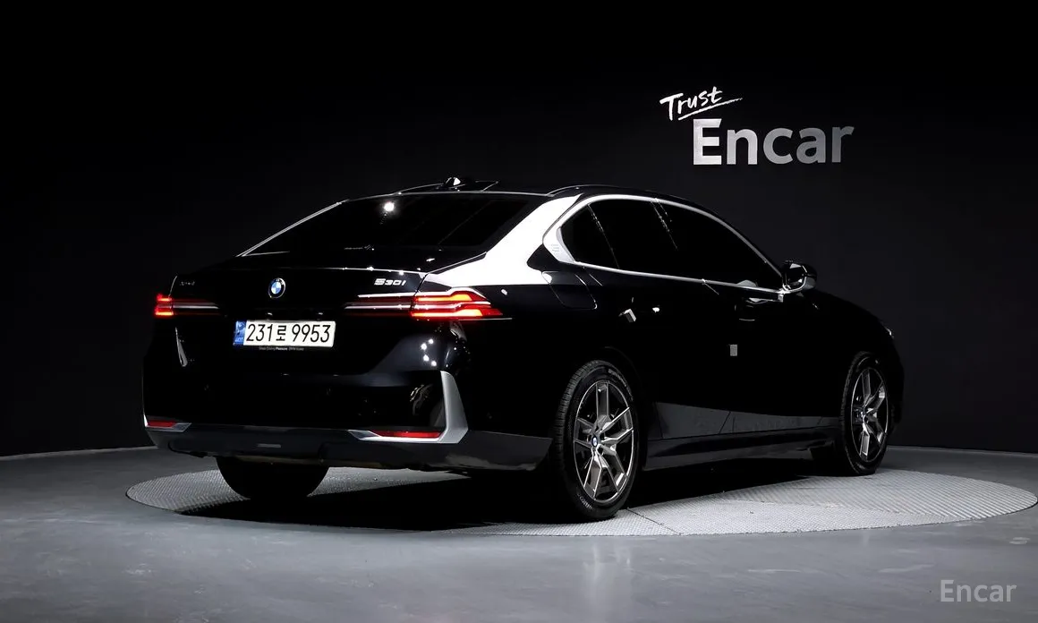 Фото 2 - BMW 5 Series