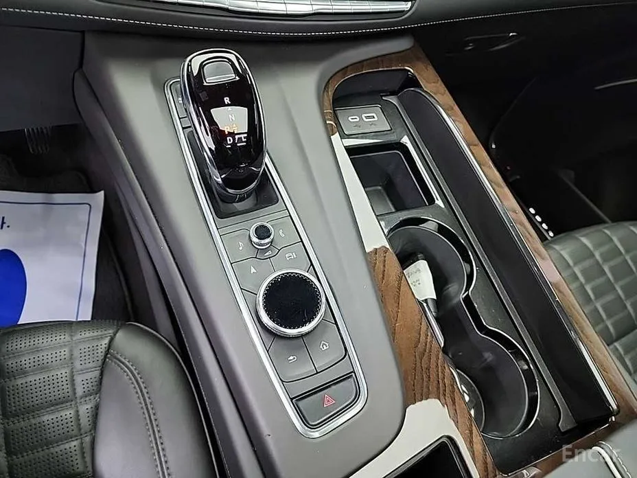 Фото 8 - Cadillac Escalade