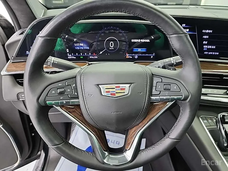 Фото 9 - Cadillac Escalade