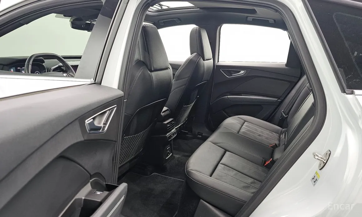 Фото 12 - Audi Q4 e-tron