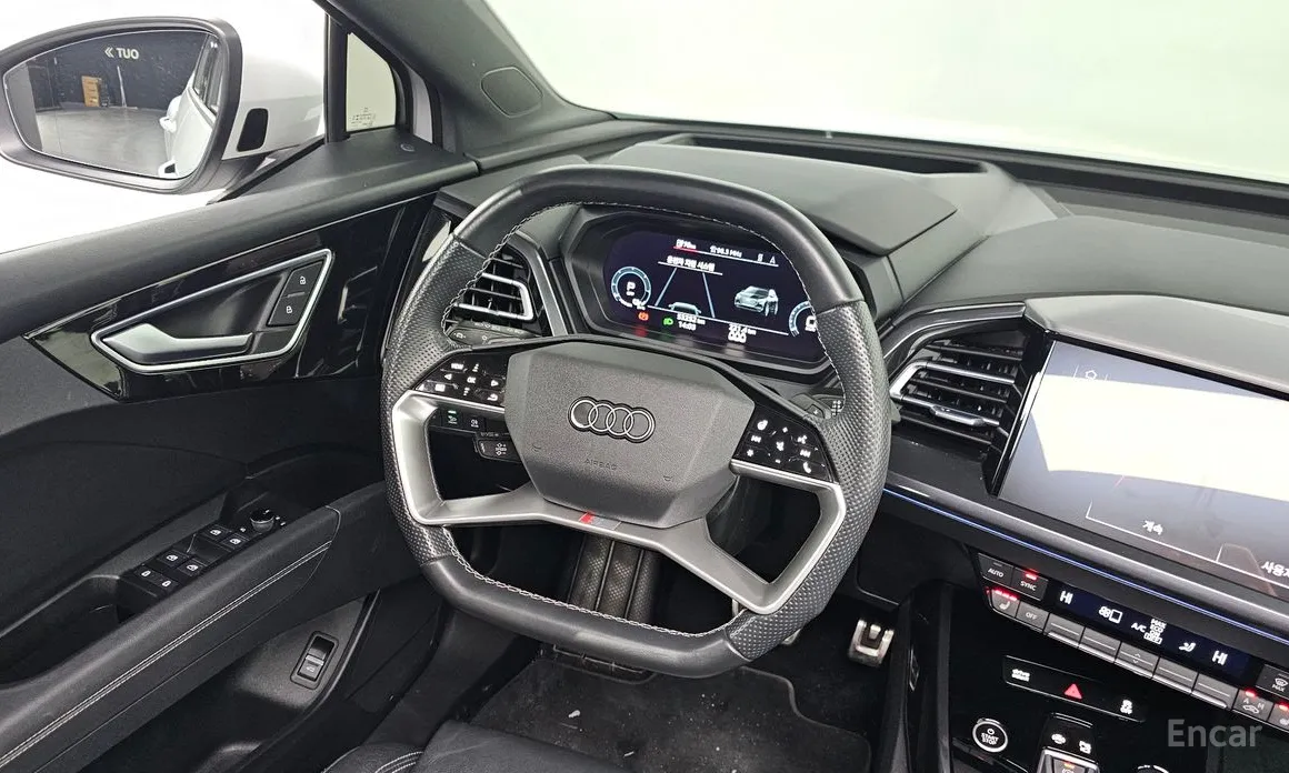 Фото 13 - Audi Q4 e-tron