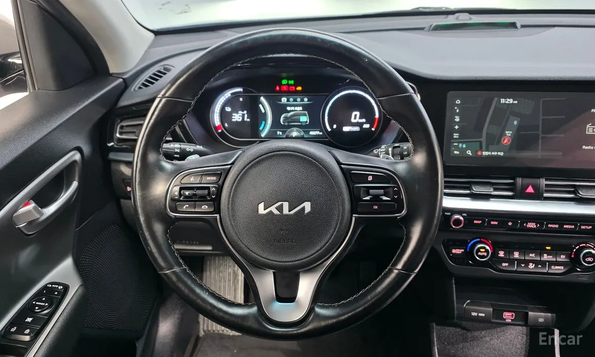 Фото 13 - Kia Niro