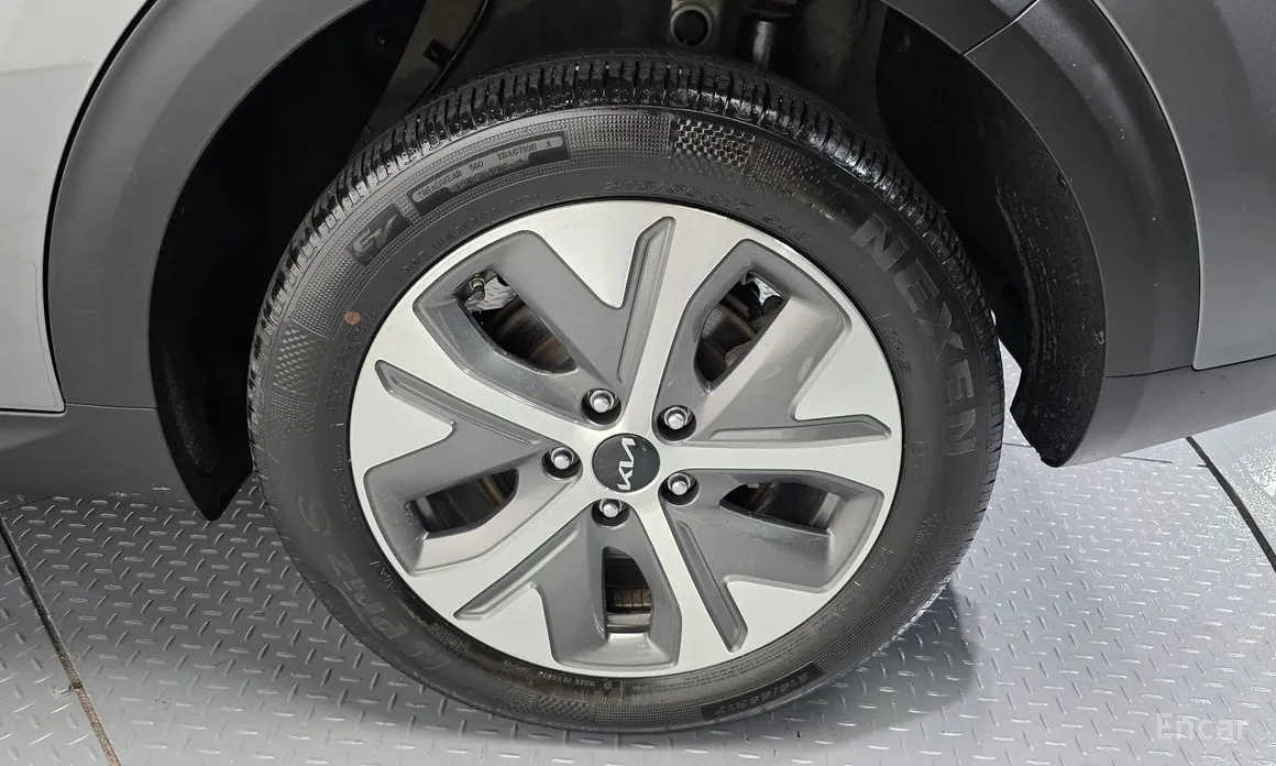 Фото 5 - Kia Niro