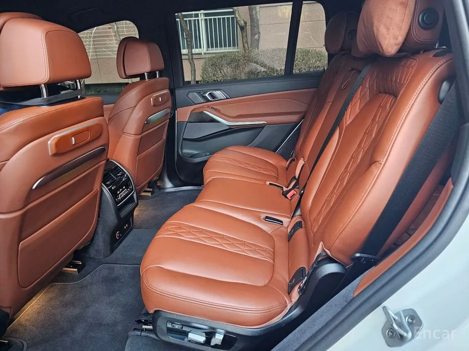 Фото 14 - BMW X7