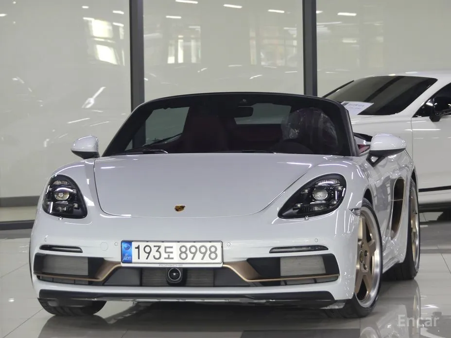 Фото 1 - Porsche 718