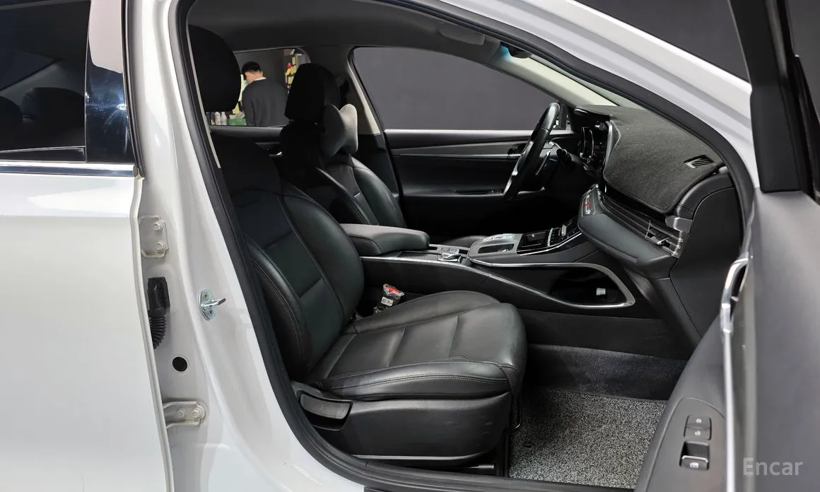 Фото 10 - Hyundai Grandeur