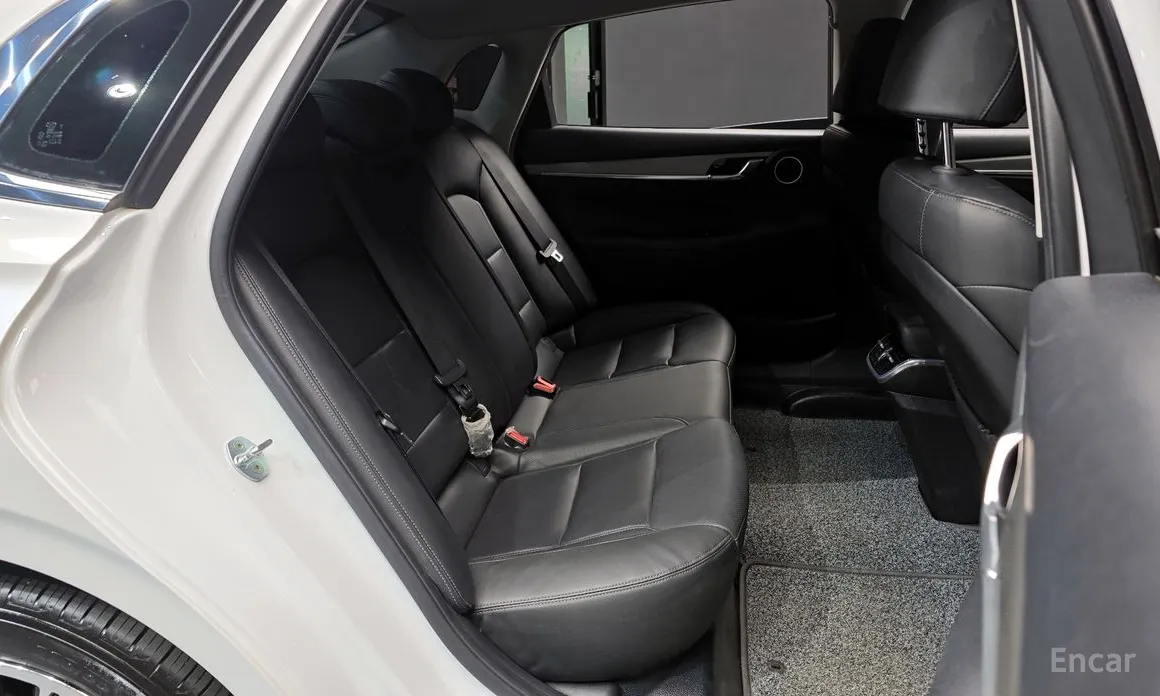 Фото 12 - Hyundai Grandeur