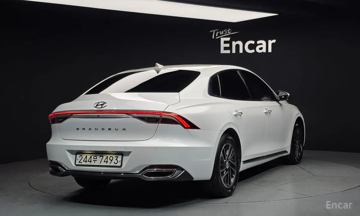 Фото 2 - Hyundai Grandeur