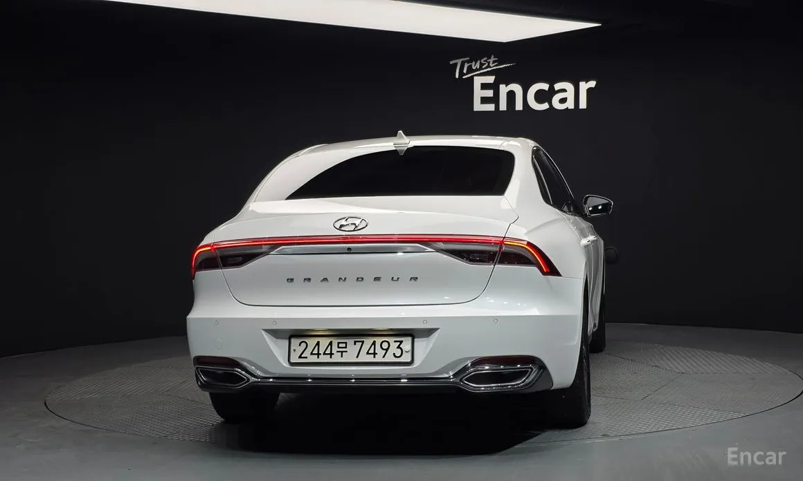 Фото 4 - Hyundai Grandeur