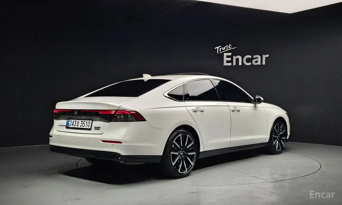 Фото 2 - Honda Accord