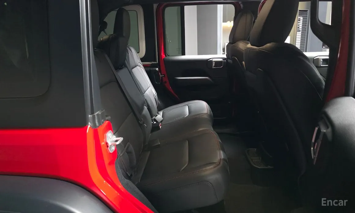 Фото 12 - Jeep Wrangler