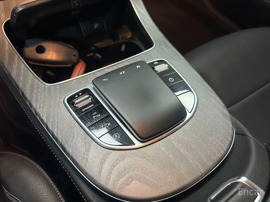 Фото 15 - Mercedes-Benz E-Class