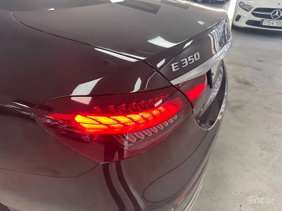 Фото 19 - Mercedes-Benz E-Class