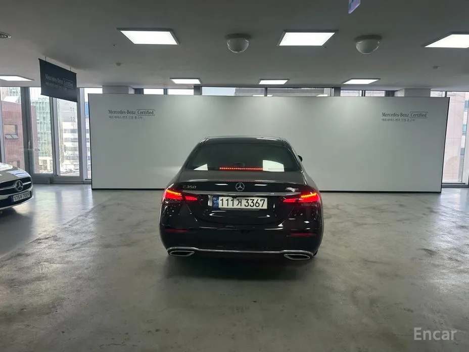 Фото 4 - Mercedes-Benz E-Class