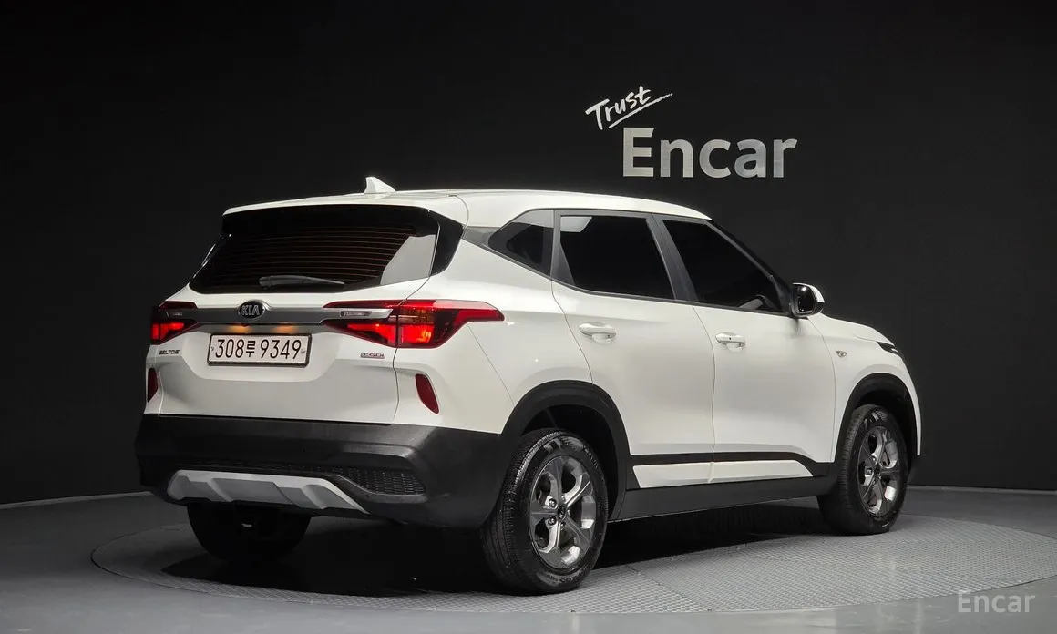 Фото 2 - Kia Seltos