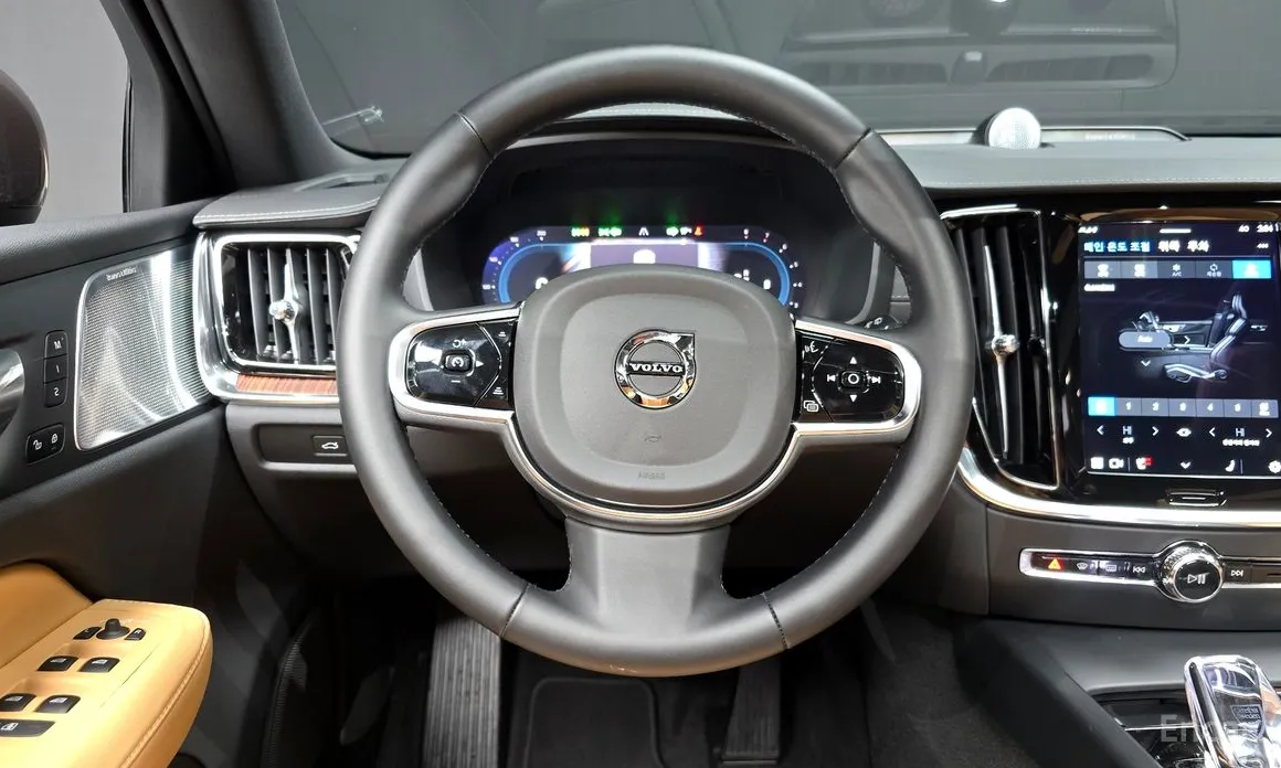 Фото 13 - Volvo V60