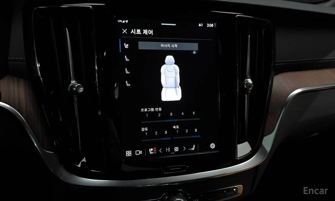 Фото 16 - Volvo V60