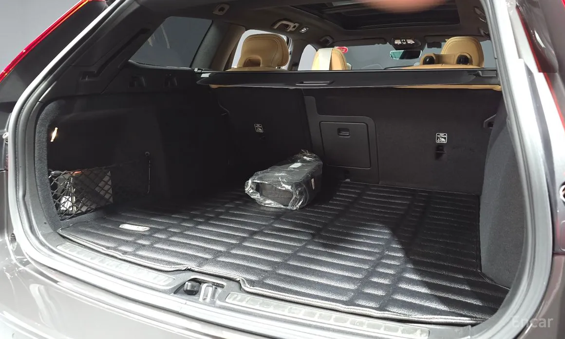 Фото 20 - Volvo V60