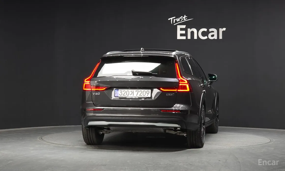 Фото 4 - Volvo V60