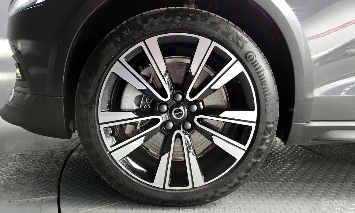 Фото 5 - Volvo V60