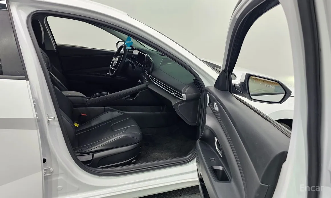 Photo 10 - Hyundai Avante