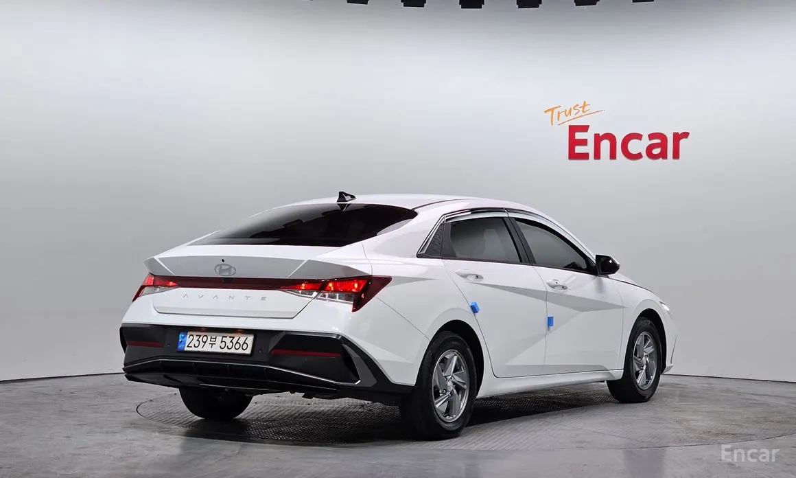 Photo 2 - Hyundai Avante