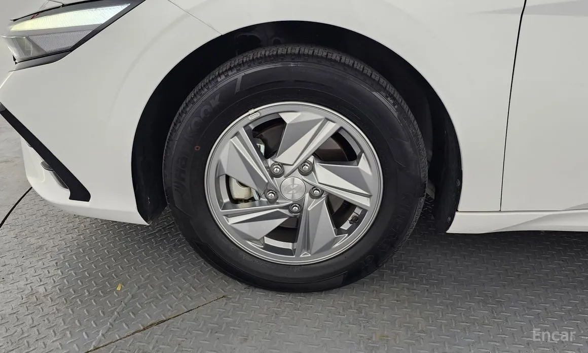 Photo 5 - Hyundai Avante