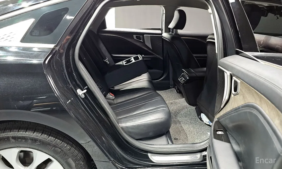 Фото 12 - Kia K8