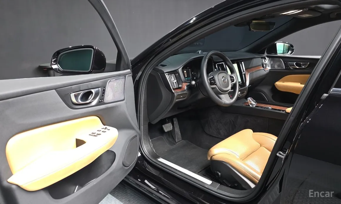 Фото 10 - Volvo S60