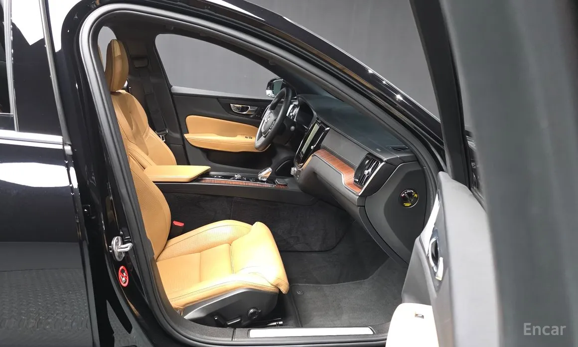 Фото 11 - Volvo S60