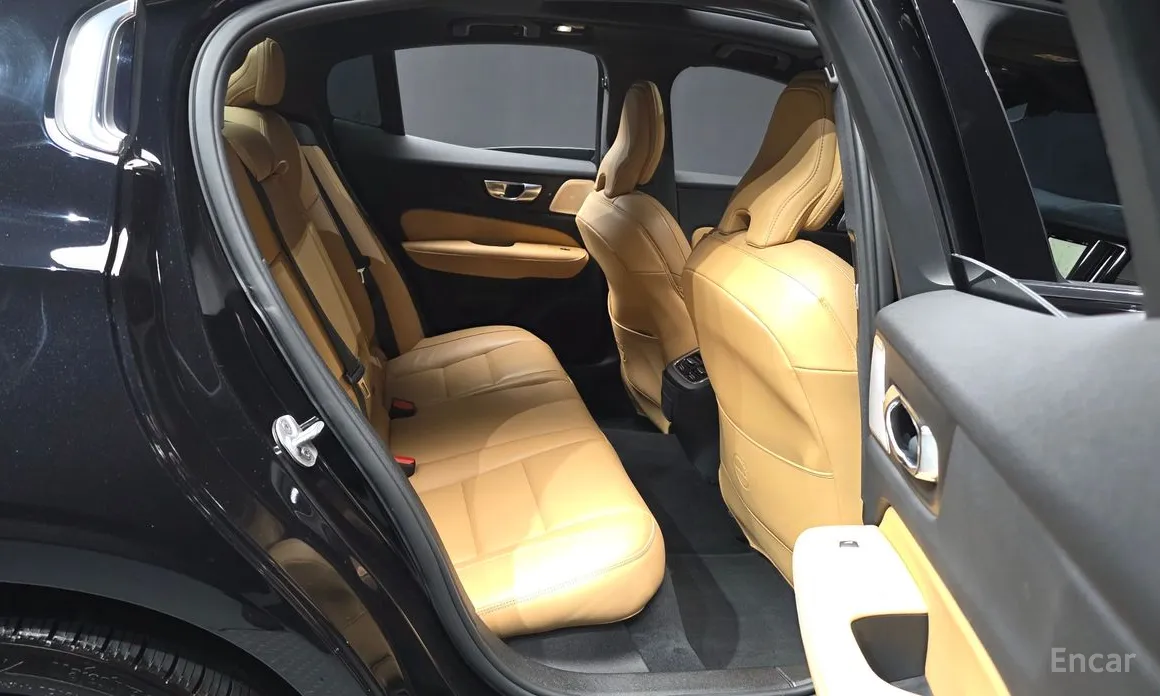 Фото 12 - Volvo S60