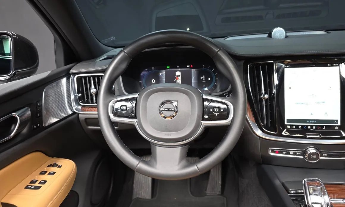 Фото 13 - Volvo S60