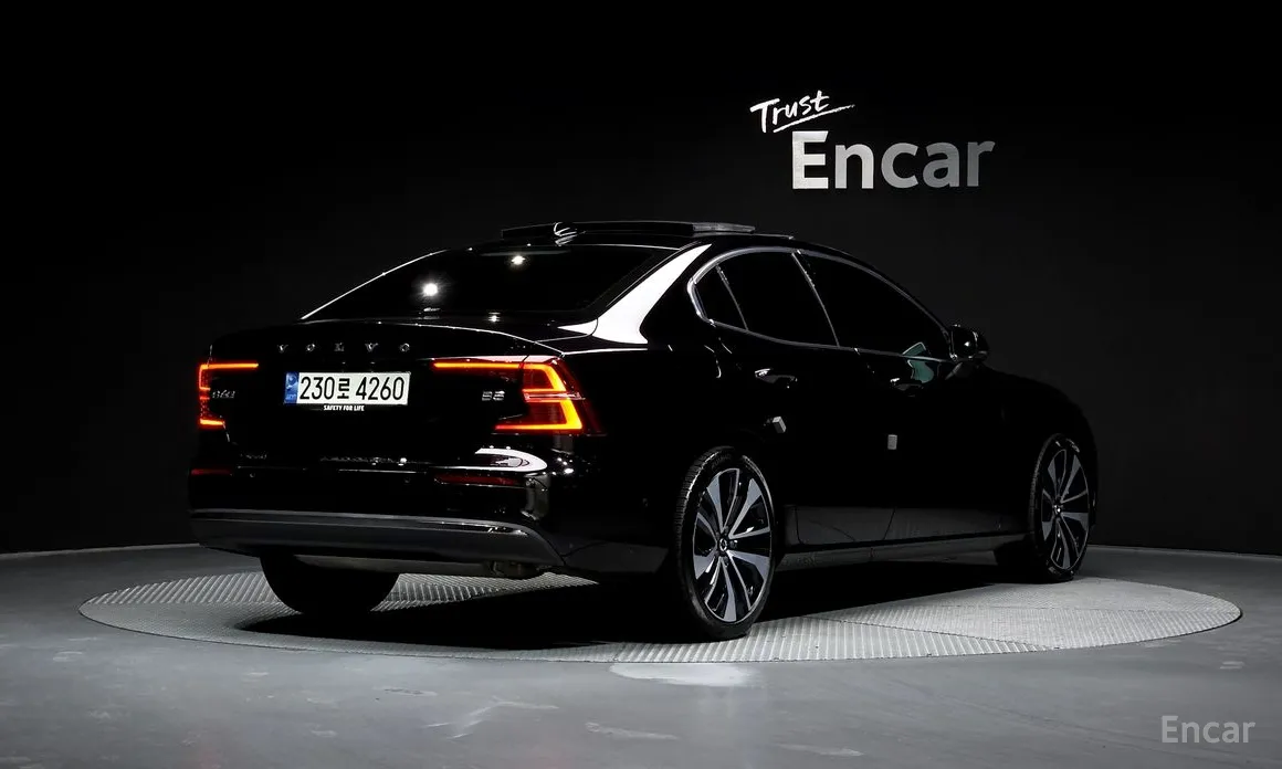 Фото 2 - Volvo S60