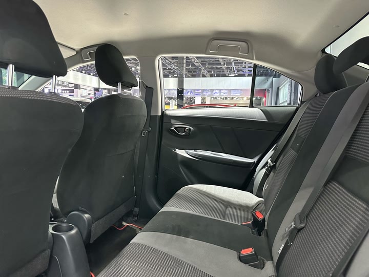 Фото 14 - Toyota Vios