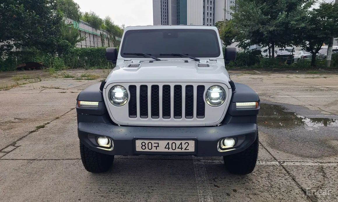 Photo 1 - Jeep Gladiator