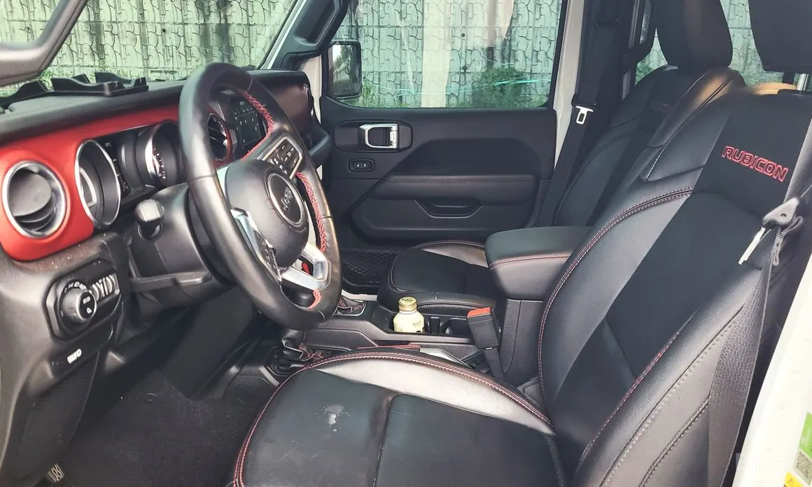 Photo 7 - Jeep Gladiator