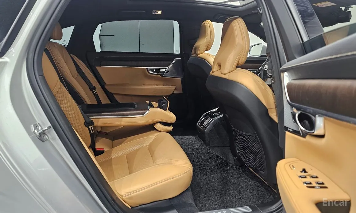 Фото 11 - Volvo S90