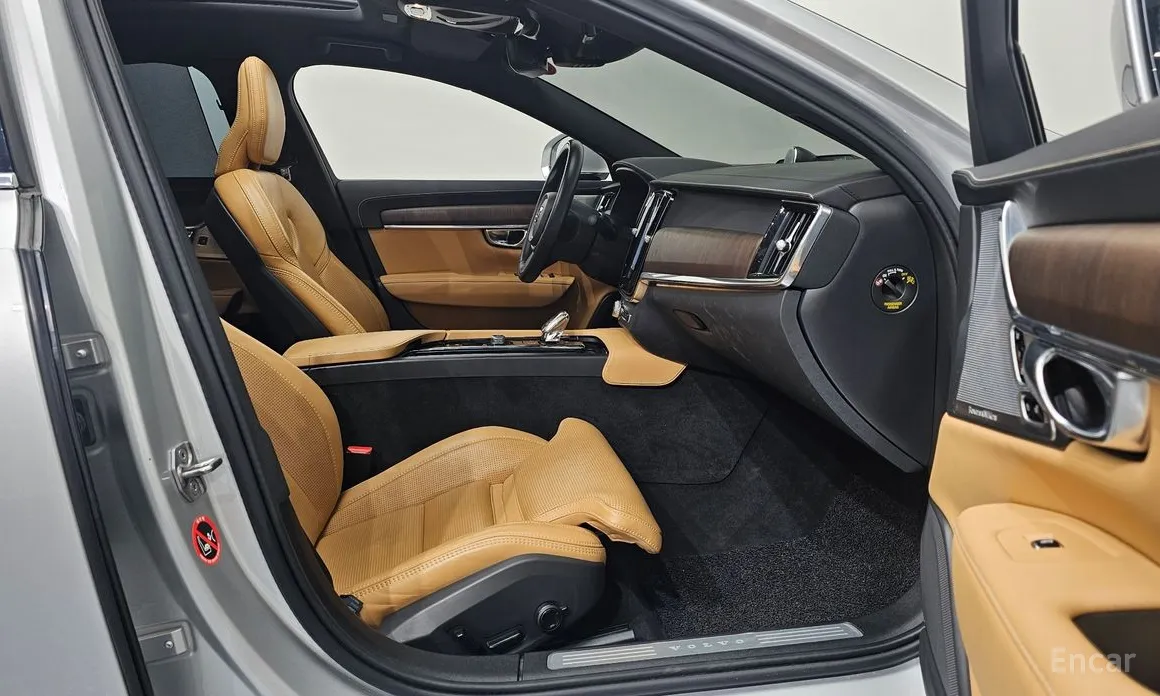 Фото 12 - Volvo S90