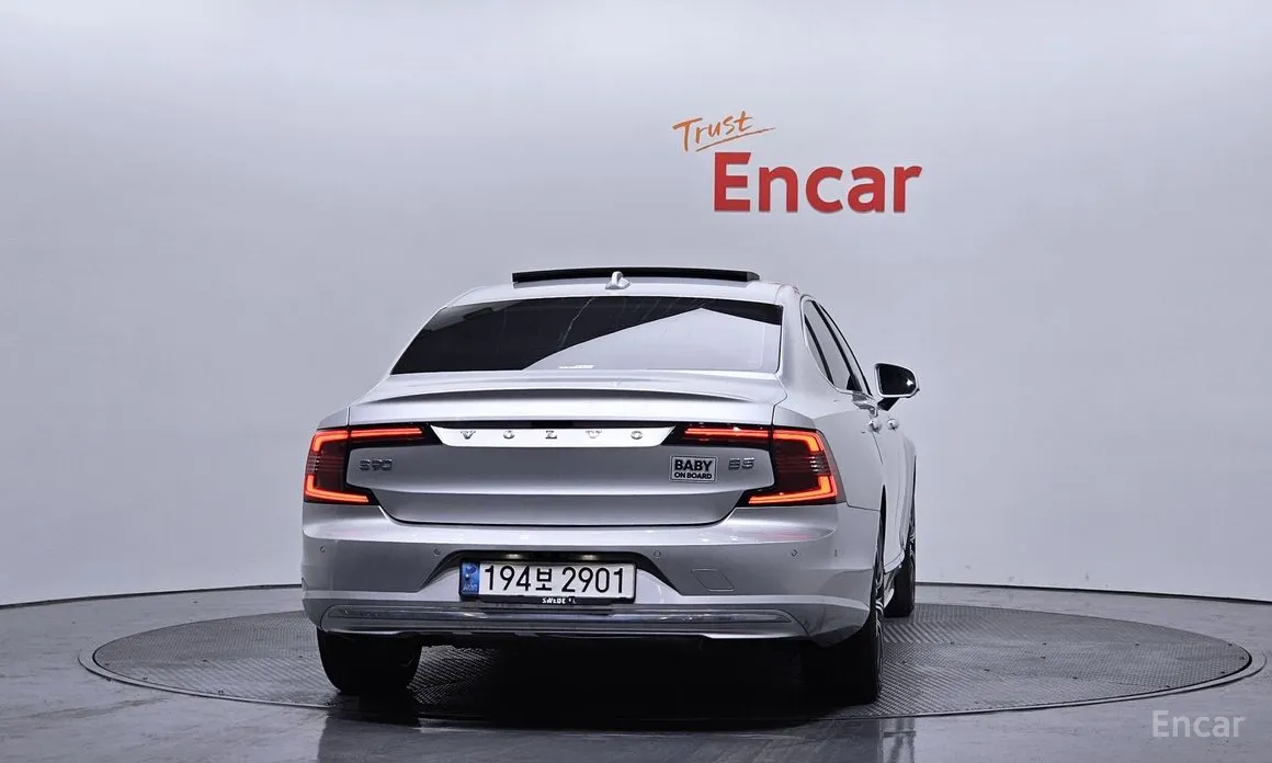 Фото 4 - Volvo S90