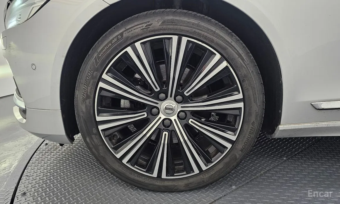 Фото 5 - Volvo S90