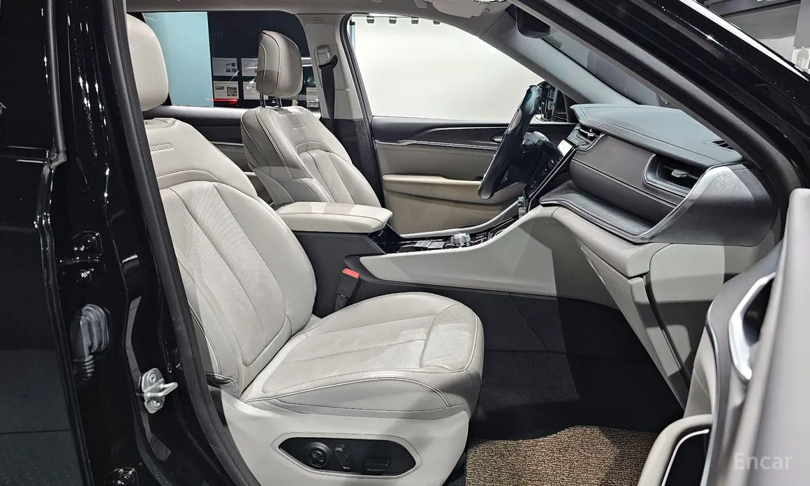 Фото 10 - Jeep Cherokee