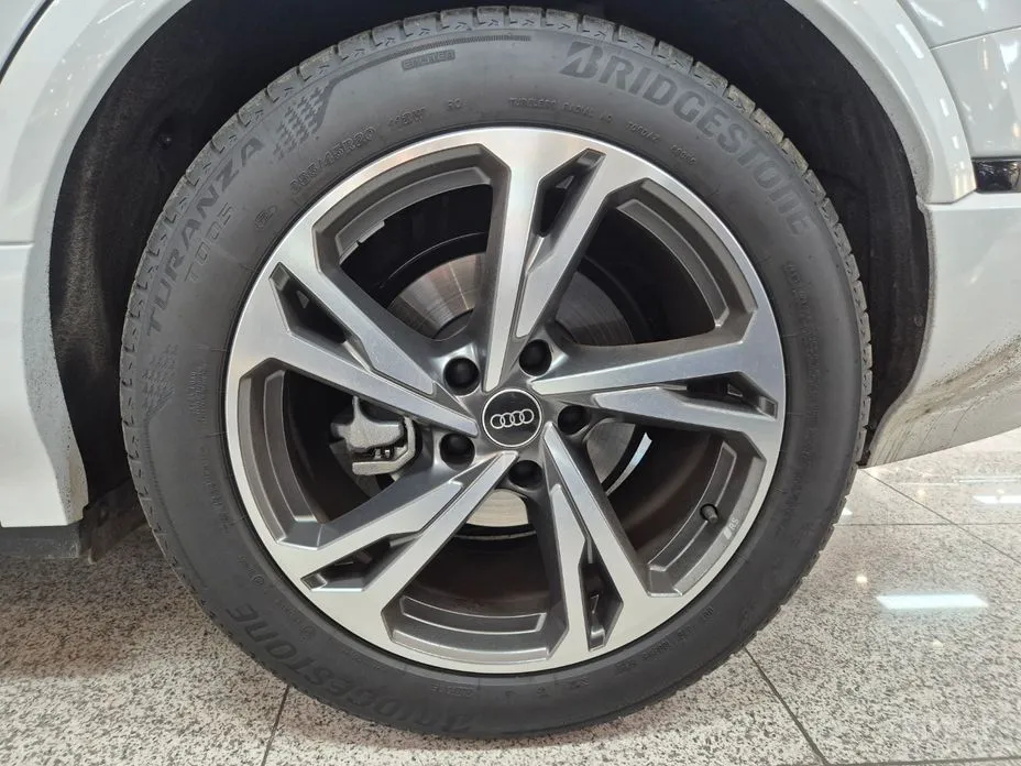 Фото 5 - Audi Q6 e-tron